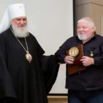 Митрополит Калужский и Боровский Климент поздравляет Игоря Смолькина (Изборцева)